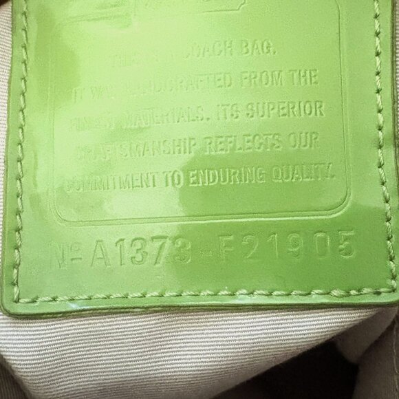 Coach Y2K SOHO Lime Hamilton 2013 Signature Kissing C's Shoulder Bag Silver EUC - Picture 7 of 12